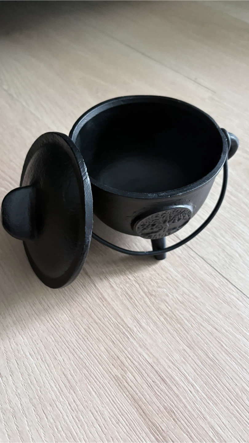 Cast Iron Tree of Life Cauldron with Lid - photo 2