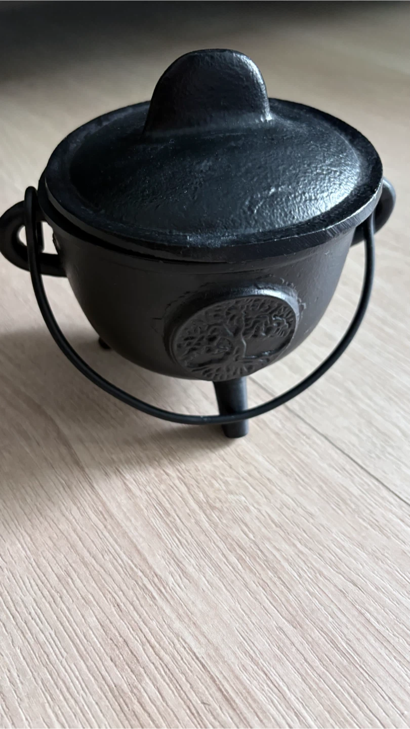 Cast Iron Tree of Life Cauldron with Lid - photo 3