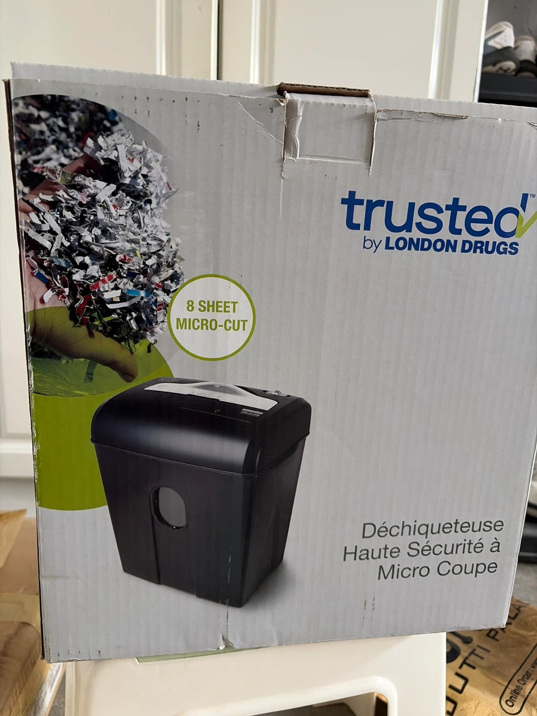 Trusted by London Drugs 8-Sheet Micro-Cut Shredder