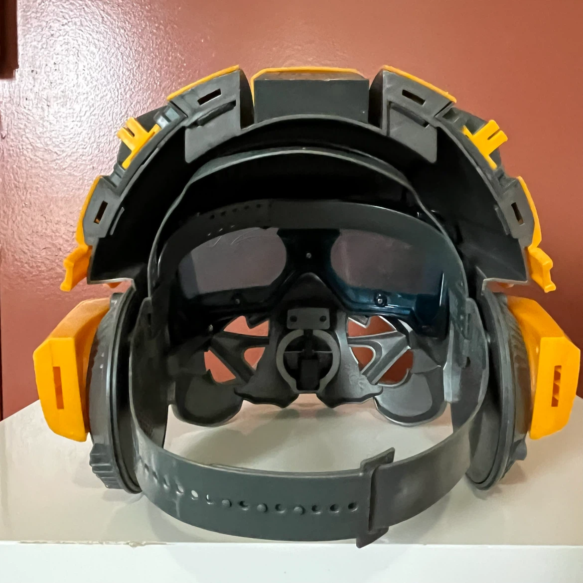 Hasbro Bumblebee helmet mask with sound effects - photo 3