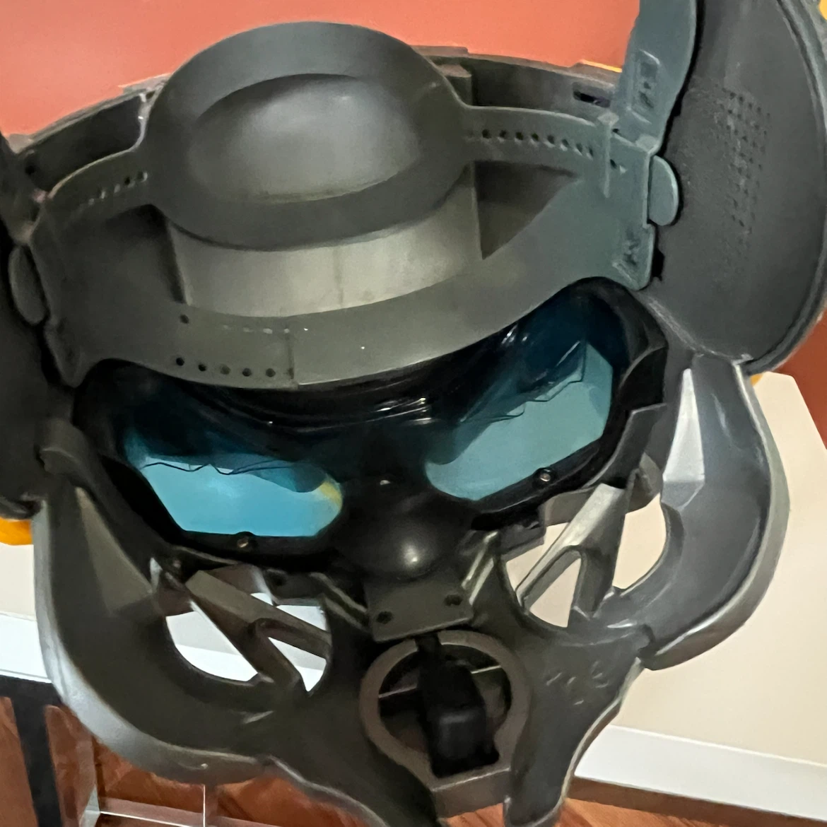 Hasbro Bumblebee helmet mask with sound effects - photo 5