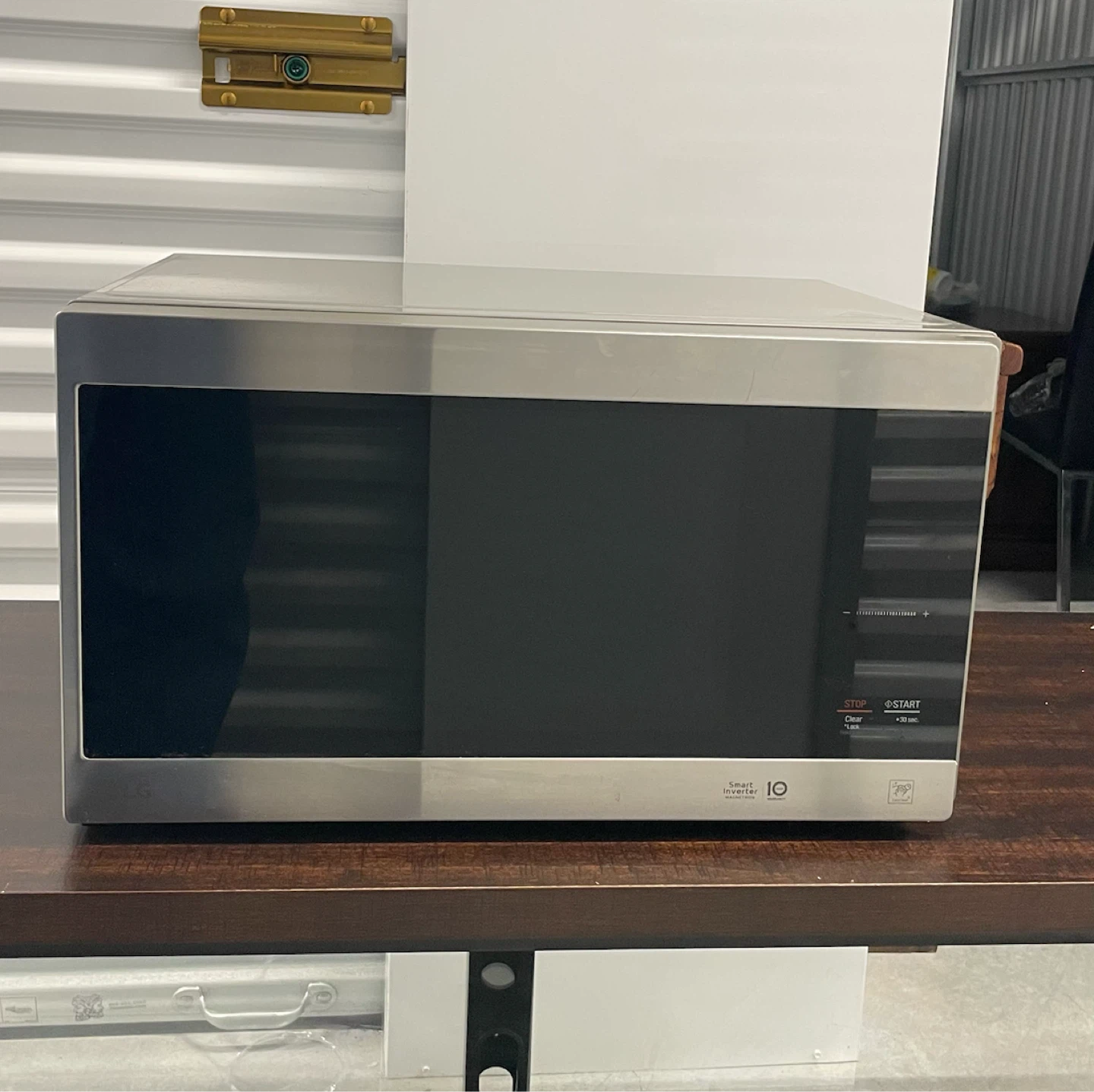 LG Smart Inverter Microwave - photo 5
