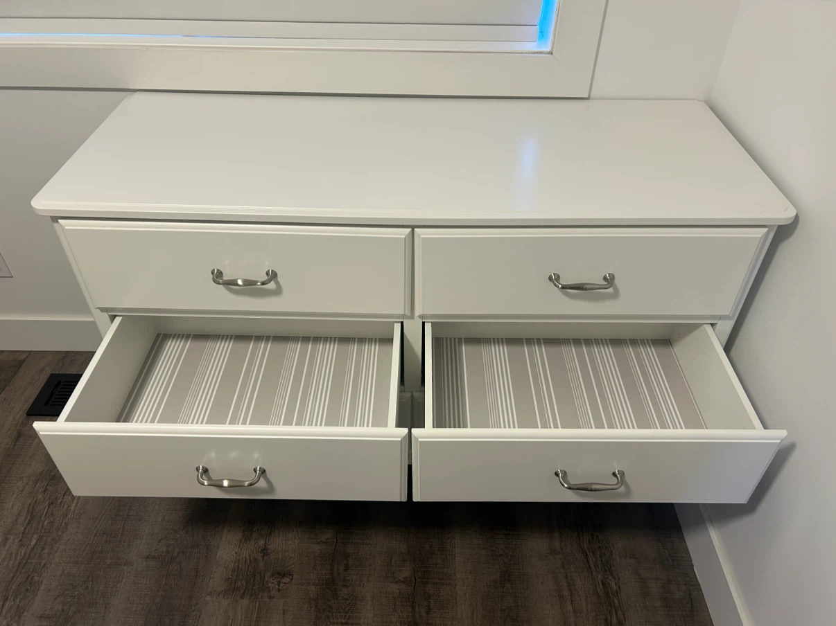 IKEA white dresser 6 drawers like new condition - photo 3