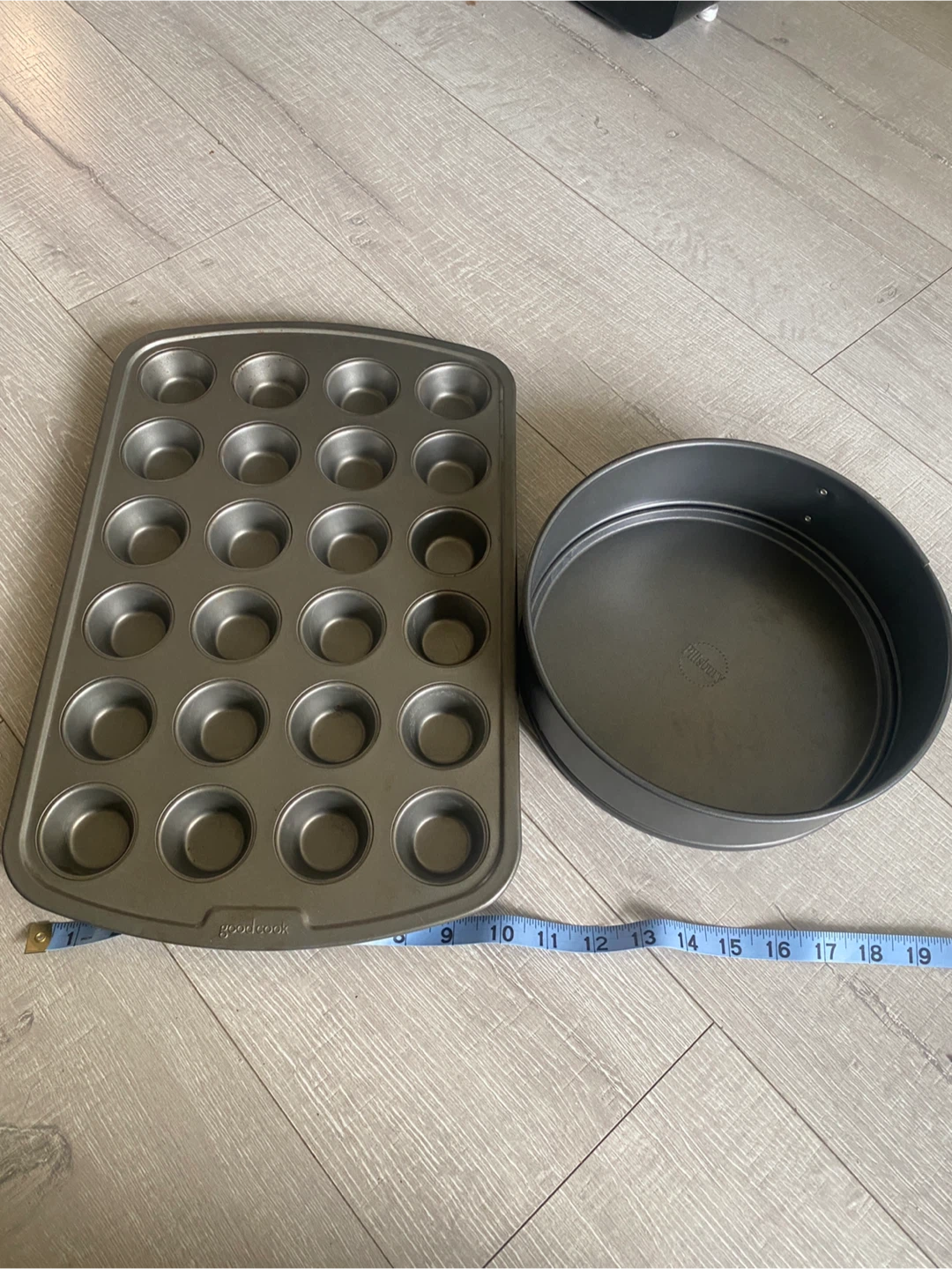 GoodCook mini muffin tin and Pillsbury round cake pan - photo 3