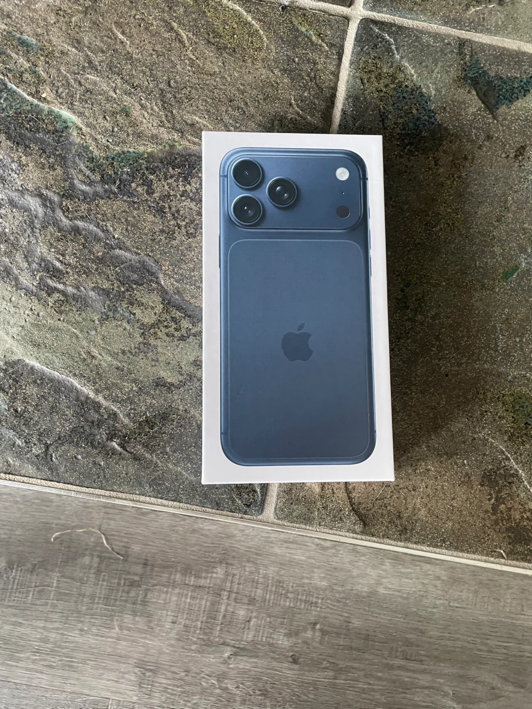 Apple iPhone 17 Pro Max 1TB Deep Blue