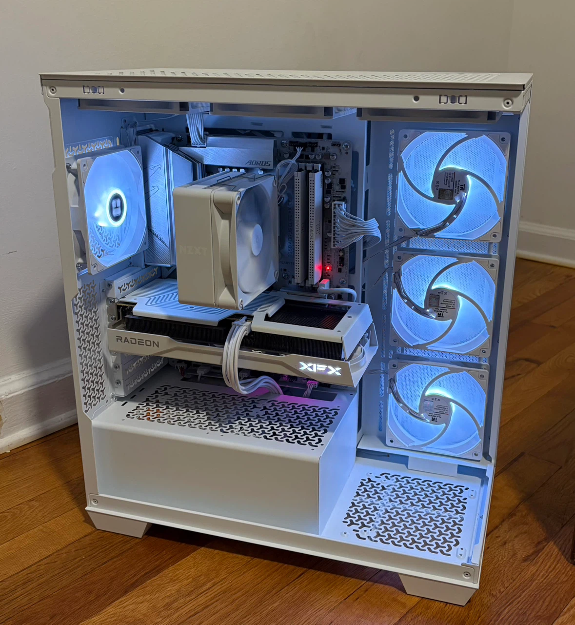 Gaming PC Setup - Ryzen 7600X / RX 9060XT 16GB / 2.2TB - photo 2