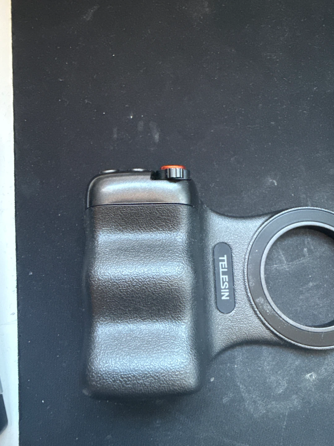Telesin Bluetooth Shutter Grip for Phones - photo 2