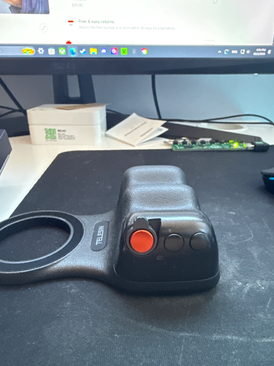 Telesin Bluetooth Shutter Grip for Phones - photo 3