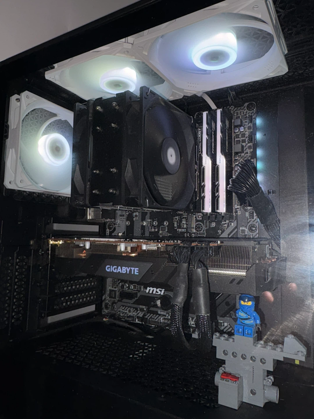 Gaming PC - Ryzen 5 3600 | RX 5700XT | 16GB RAM | 256GB SSD - photo 2
