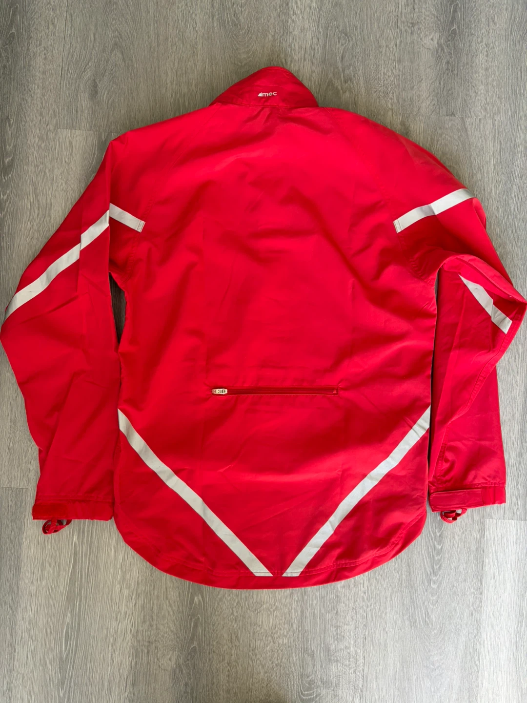 MEC Women's Red Cycling Jacket, Size Medium - photo 2