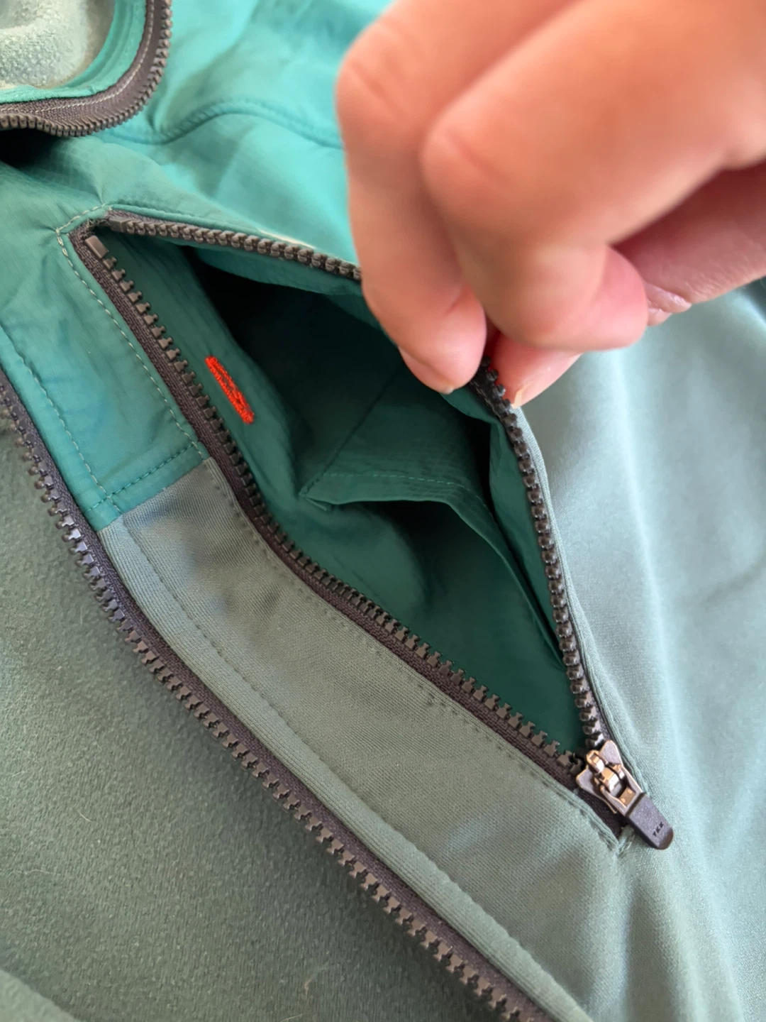 MEC Men's Hooded Jacket Green - photo 5