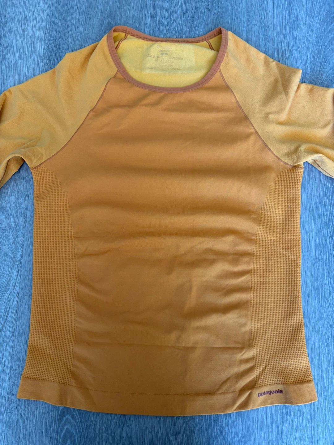 Patagonia long-sleeve performance top - photo 2