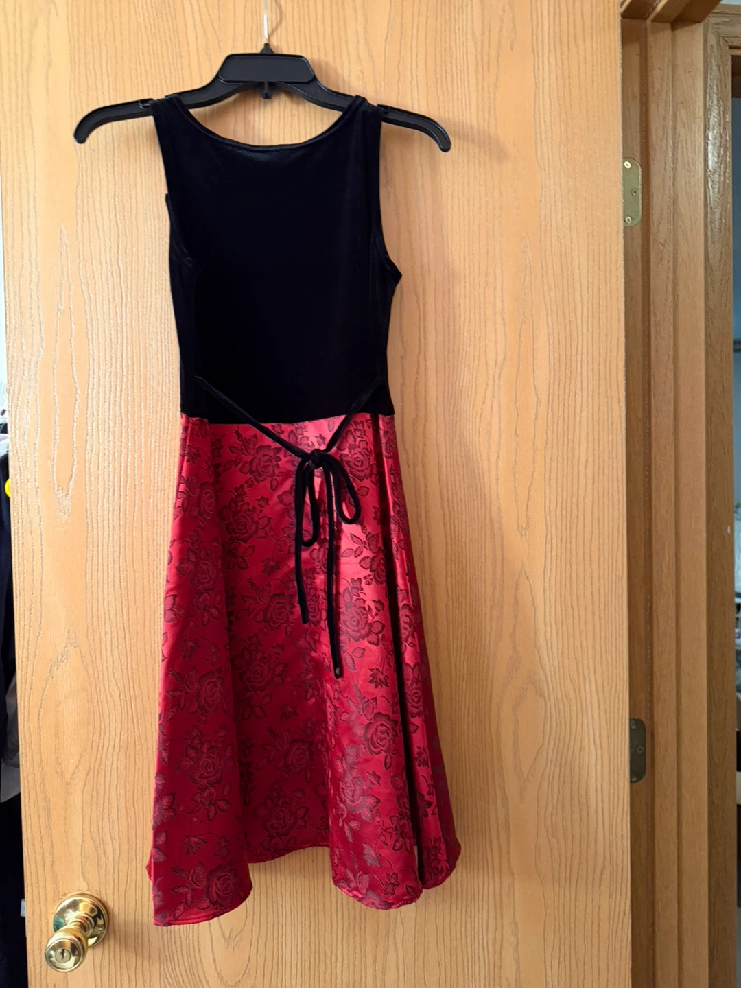 George Girls Black and Red Rose Dress - photo 2