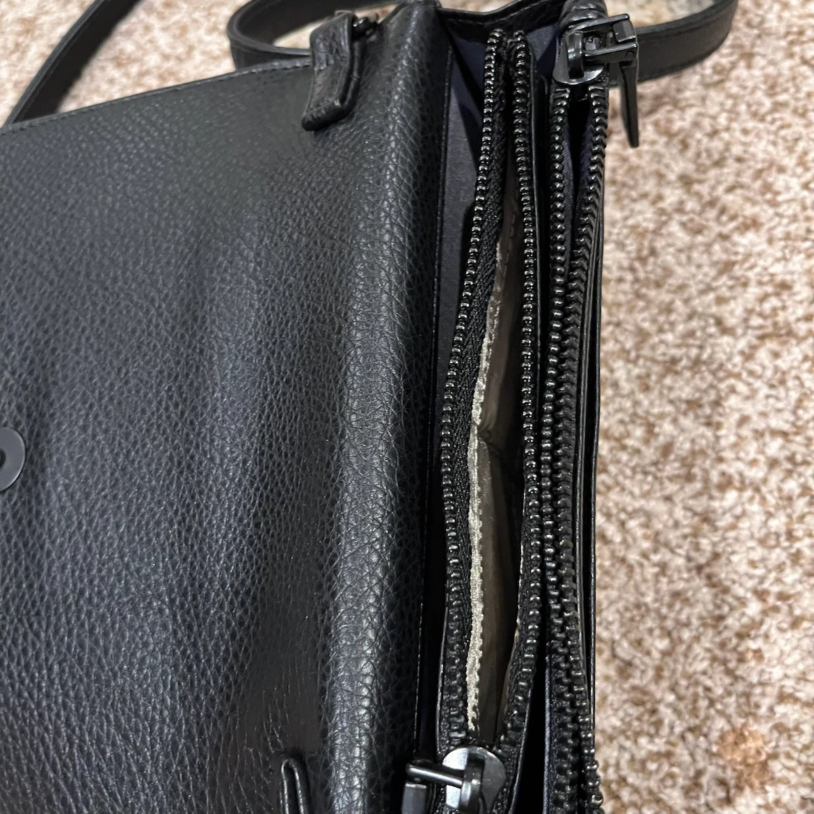 S-Q Crossbody Wallet Black Pebble - photo 3