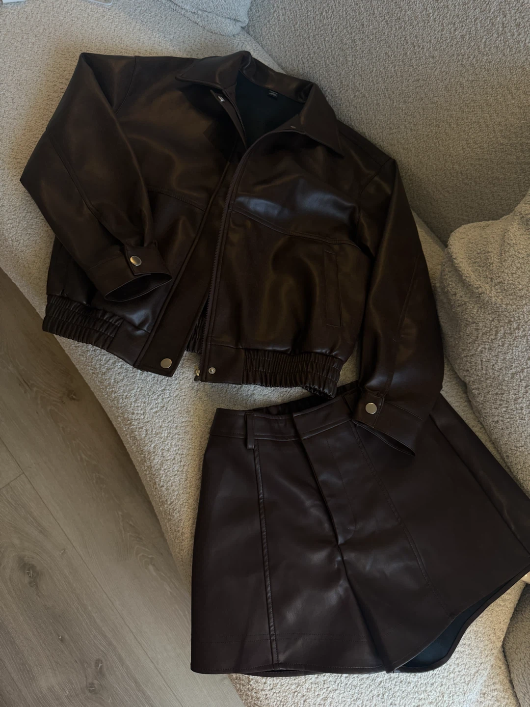 Dark brown faux leather matching jacket and shorts set - photo 2