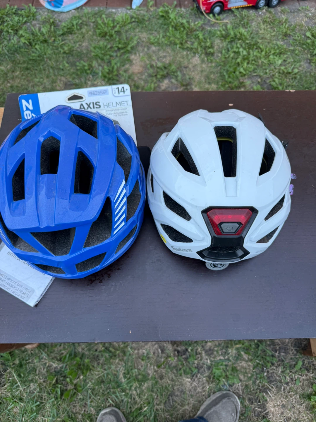 Two Bicycle Helmets - Zefal Axis and Freetown - photo 2