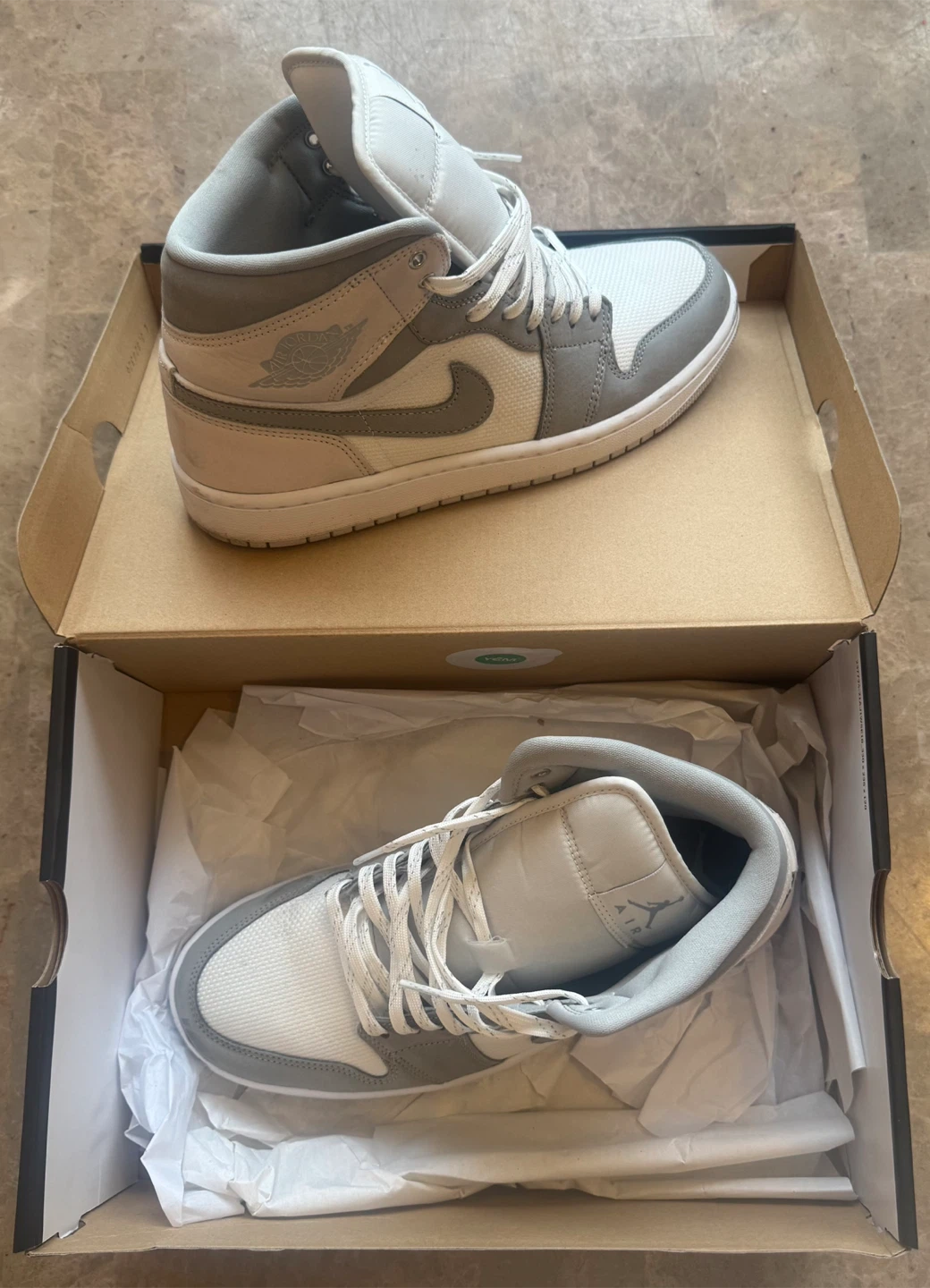 Air Jordan 1 Mid SE Summit White/Lt Smoke Grey Size 9.5