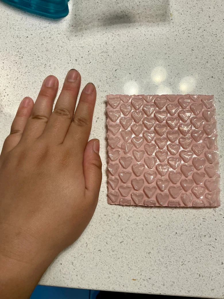 Pink Heart Pattern Bubble Wrap Sheet - photo 2
