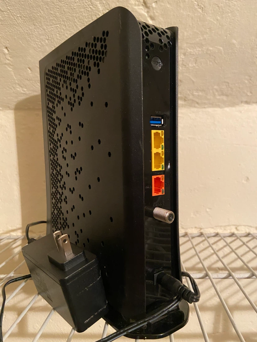 Hitron CODA-5810 Cable Modem/Router - photo 5