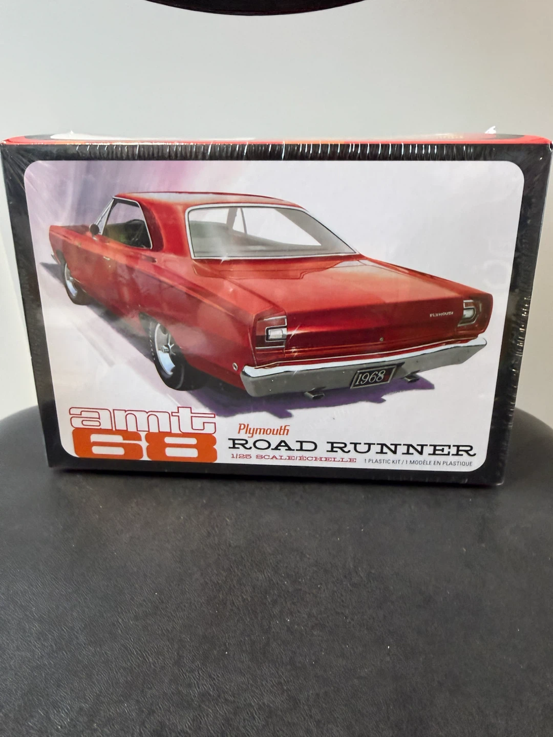 AMT 1968 Plymouth Road Runner 1/25 Scale Model Kit