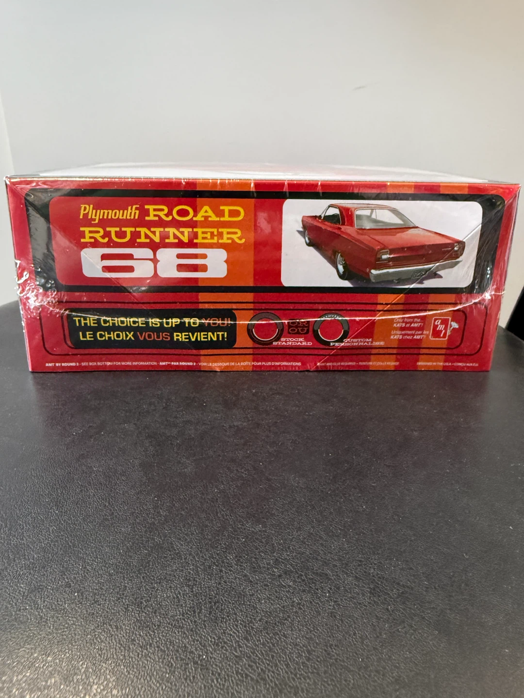 AMT 1968 Plymouth Road Runner 1/25 Scale Model Kit - photo 3