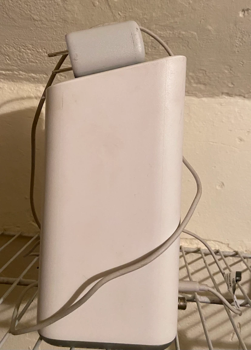 Technicolor TG4482 Cable Modem - photo 2
