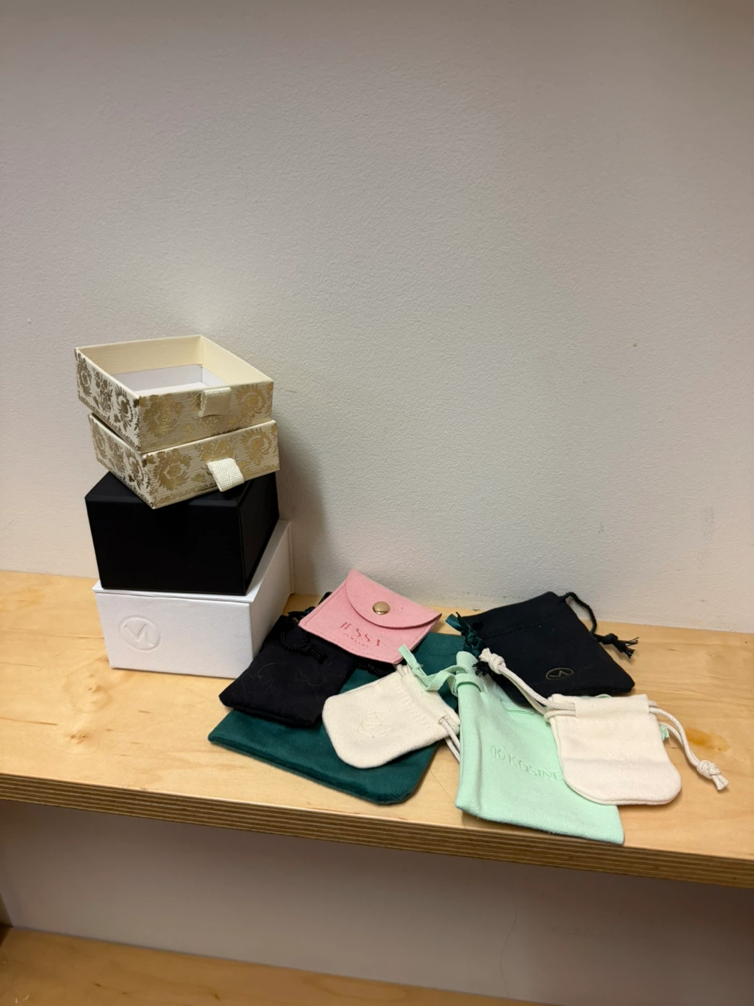 EMPTY Assorted Jewelry Boxes and Pouches - photo 2