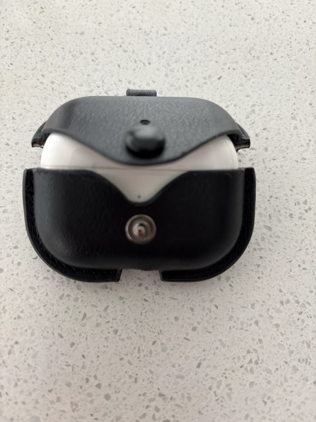 Apple AirPods Pro with Charging Case - photo 2