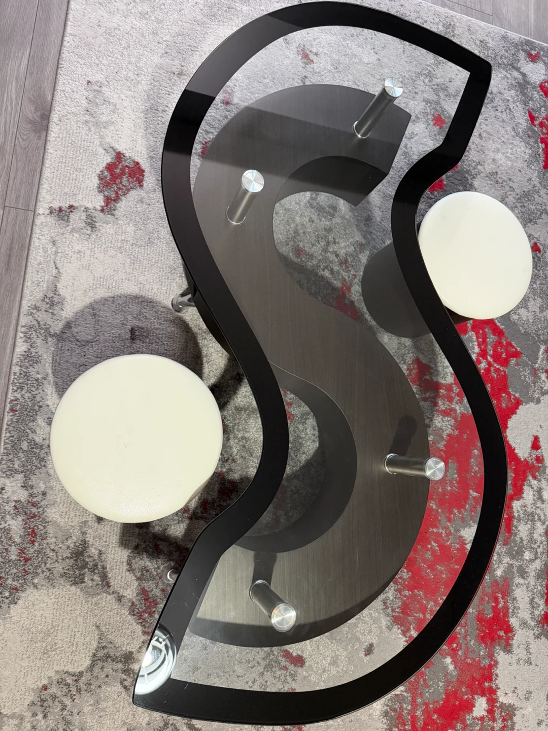S-Shaped Glass Coffee Table with Two Stools