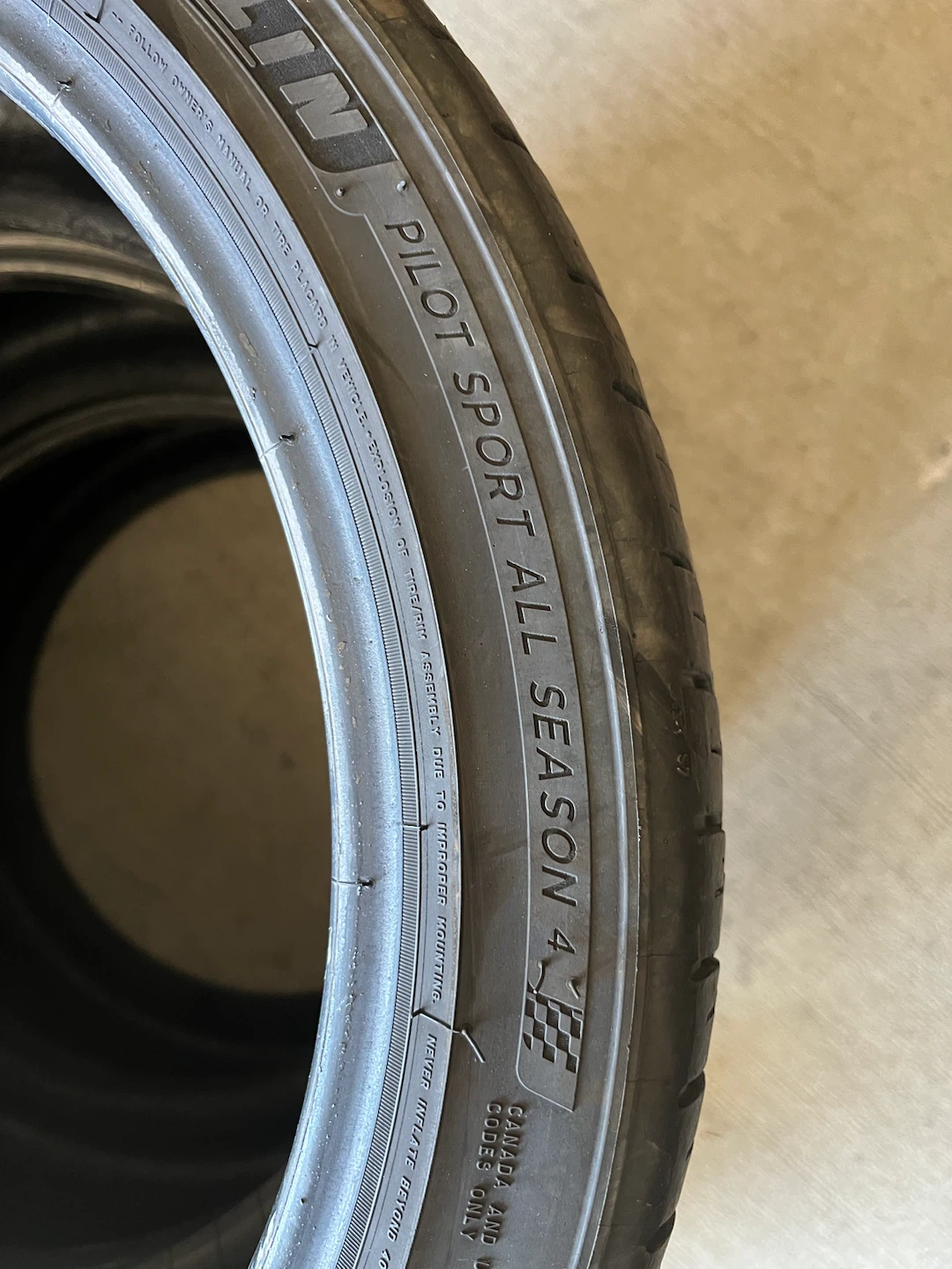 3 Michelin Pilot Sport All Season  225/40ZR18 - photo 3