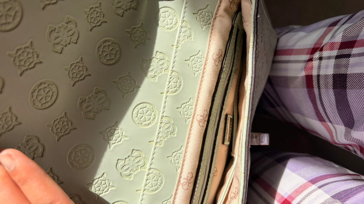 Light Green GUESS Shoulder Bag - photo 5