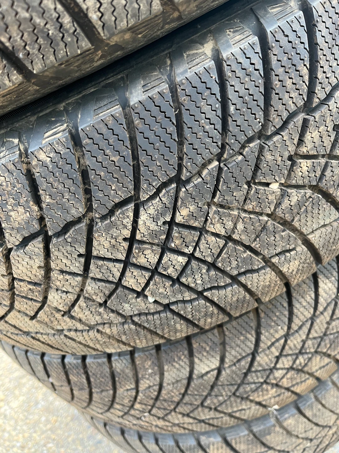 225/60R17 Motomaster Winter Edge - photo 4