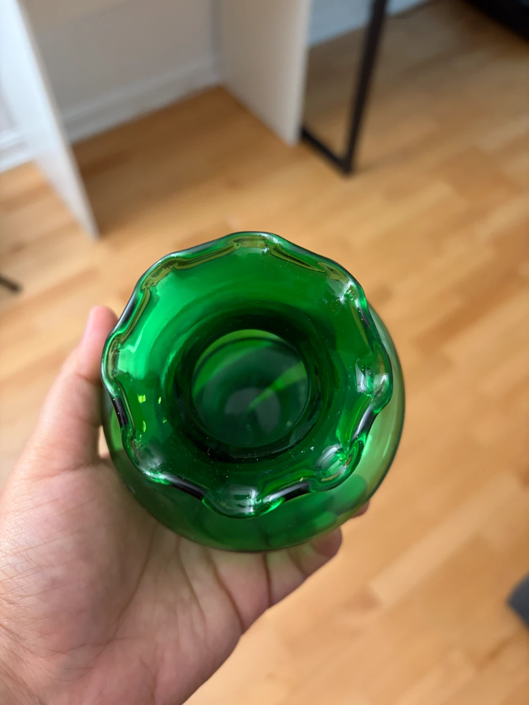 Small Emerald Green Glass Vase - photo 2