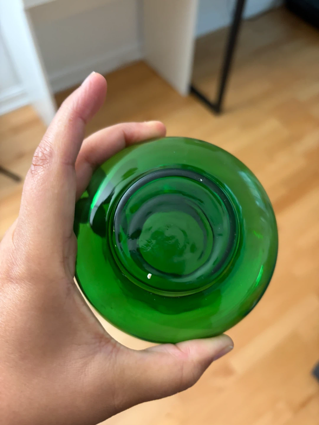 Small Emerald Green Glass Vase - photo 3