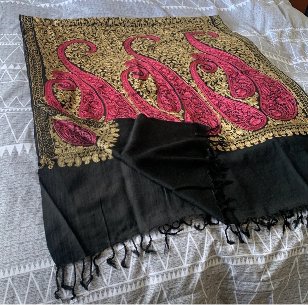 Embroidered Pashmina Shawl