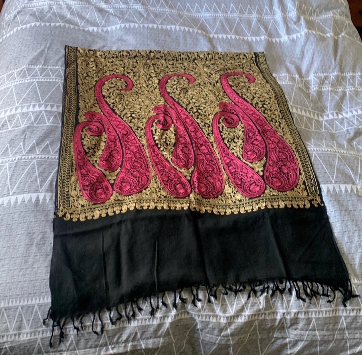 Embroidered Pashmina Shawl - photo 2
