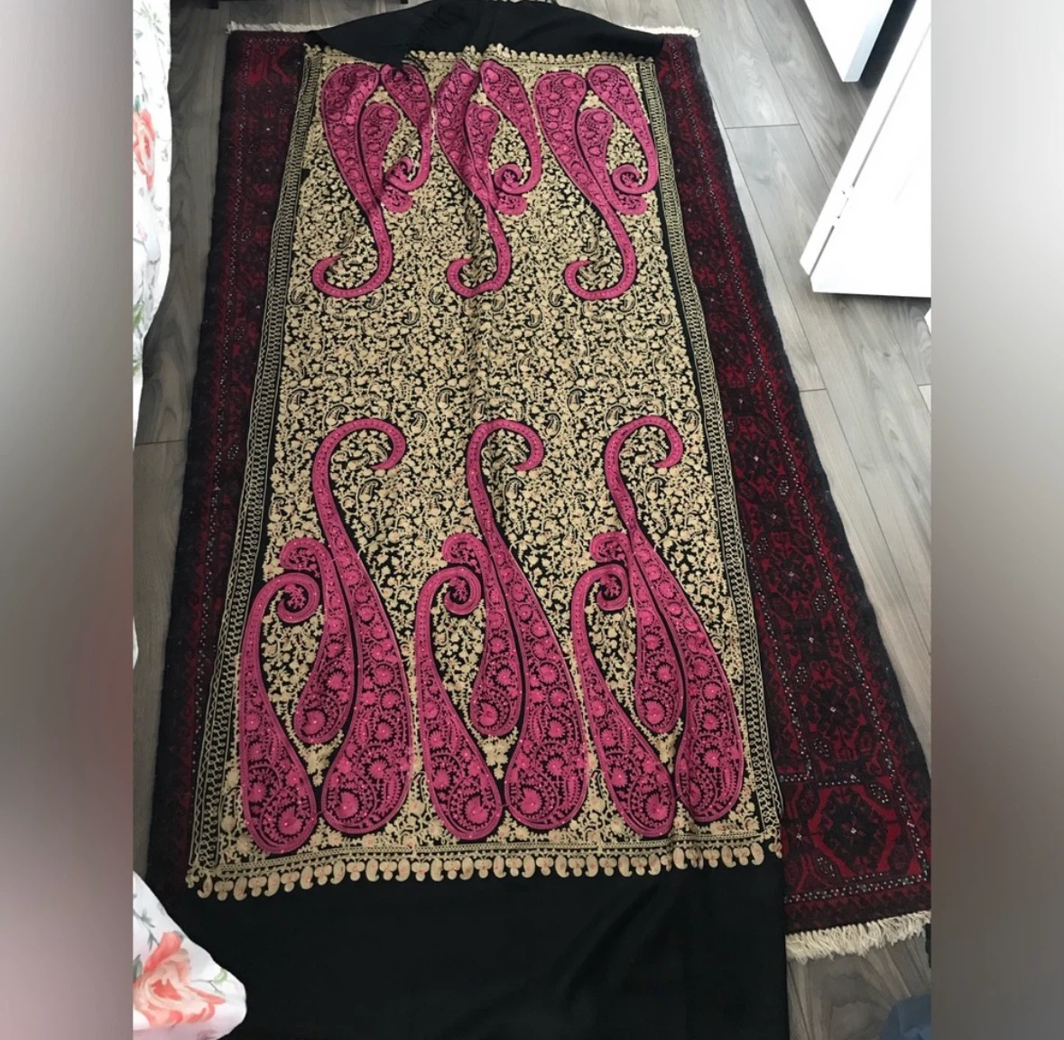 Embroidered Pashmina Shawl - photo 3