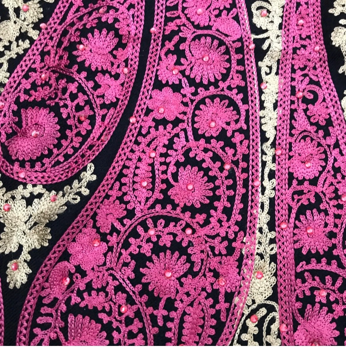 Embroidered Pashmina Shawl - photo 4