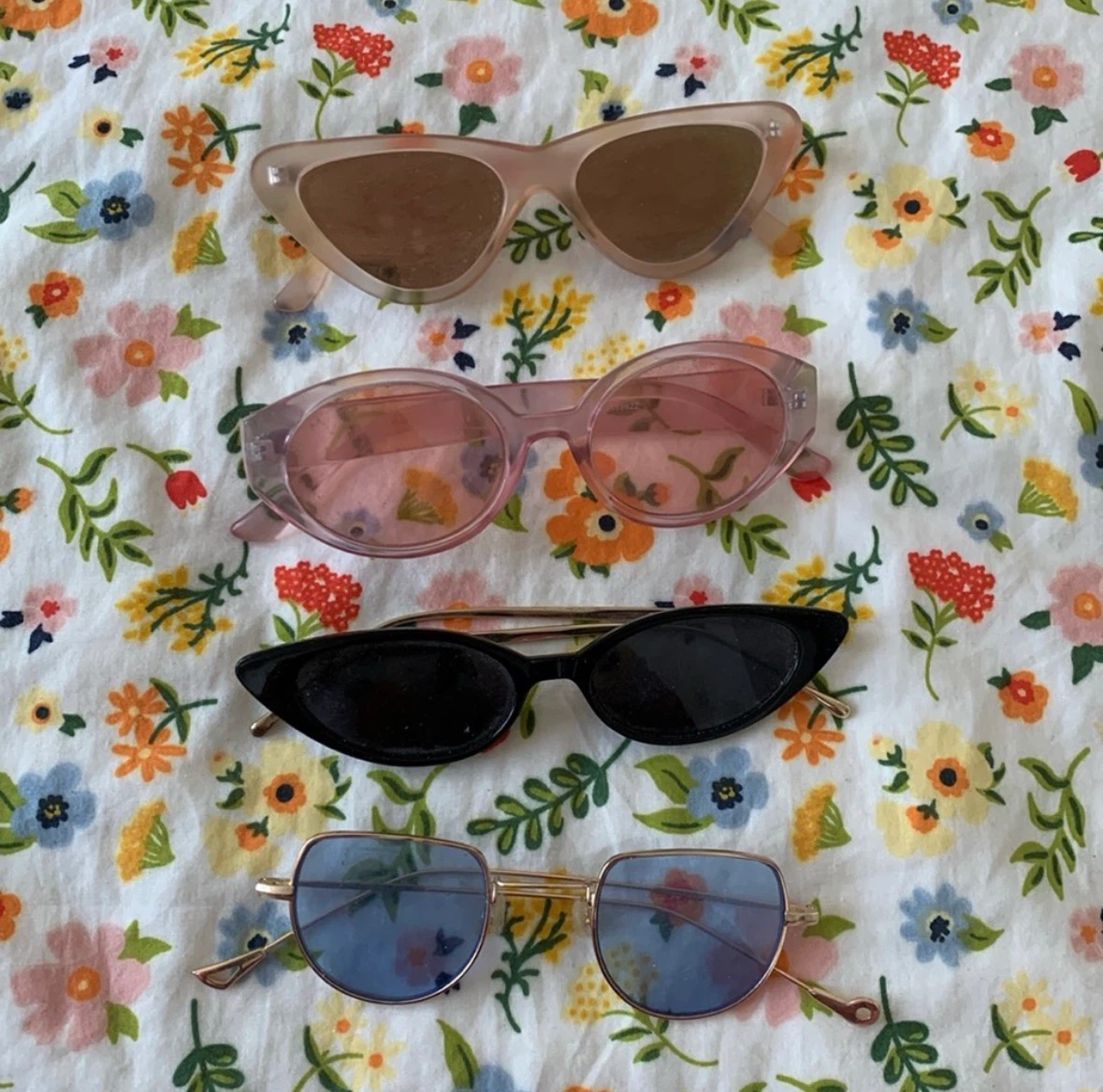Set of 4 Stylish Sunglasses