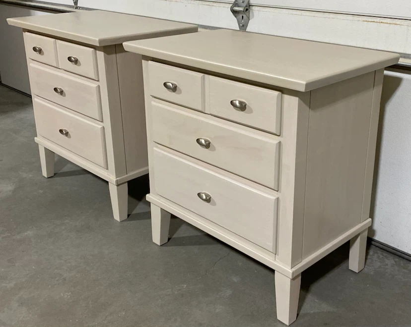 Kincaid Solid Hardwood Nightstands Cashmere & Silver - photo 2