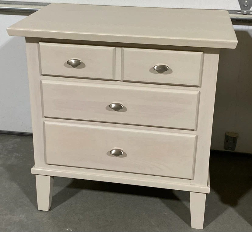 Kincaid Solid Hardwood Nightstands Cashmere & Silver - photo 3