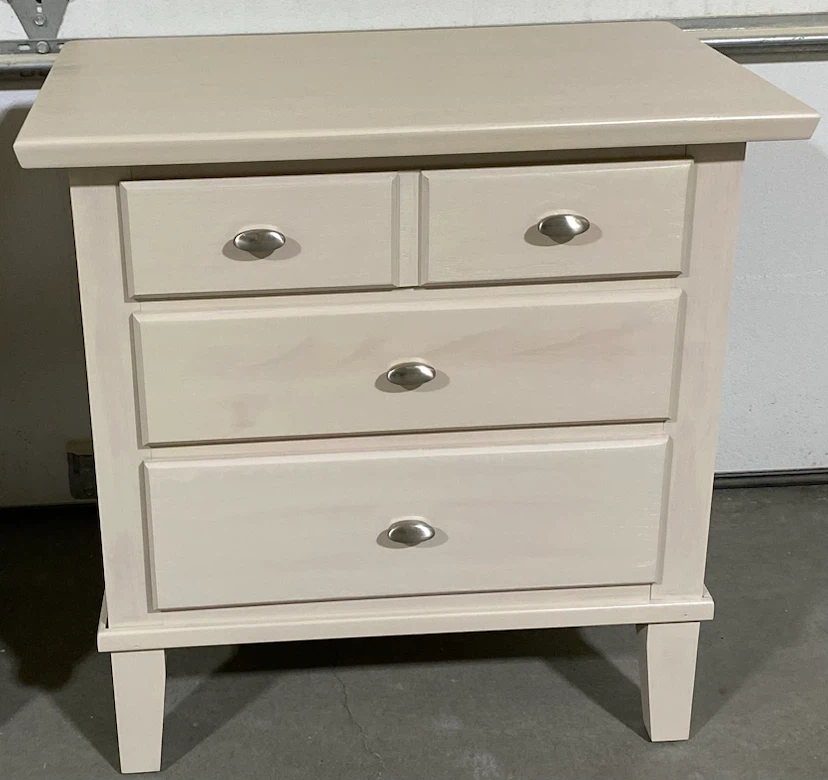 Kincaid Solid Hardwood Nightstands Cashmere & Silver - photo 4