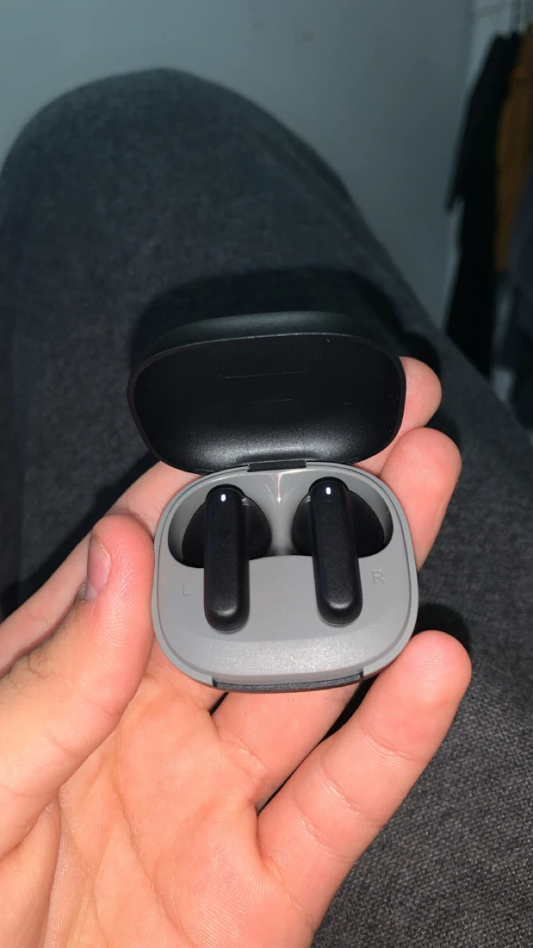 Wireless Bluetooth Earbuds with Charging Case