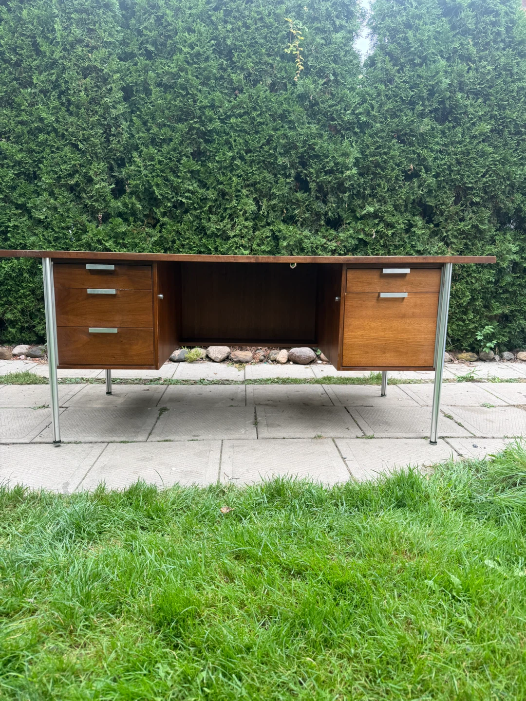 MCM Executive Desk by Sunar Industries