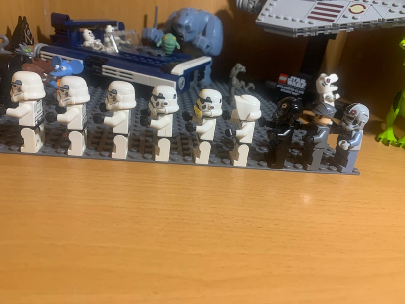 LEGO STAR WARS IMPERIAL TROOP LOT - photo 2