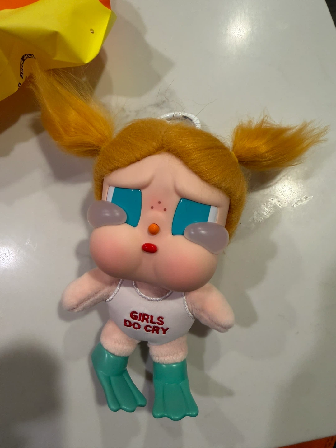 POP MART CRYBABY Vacation Mode On Blind Box Pendant - photo 2