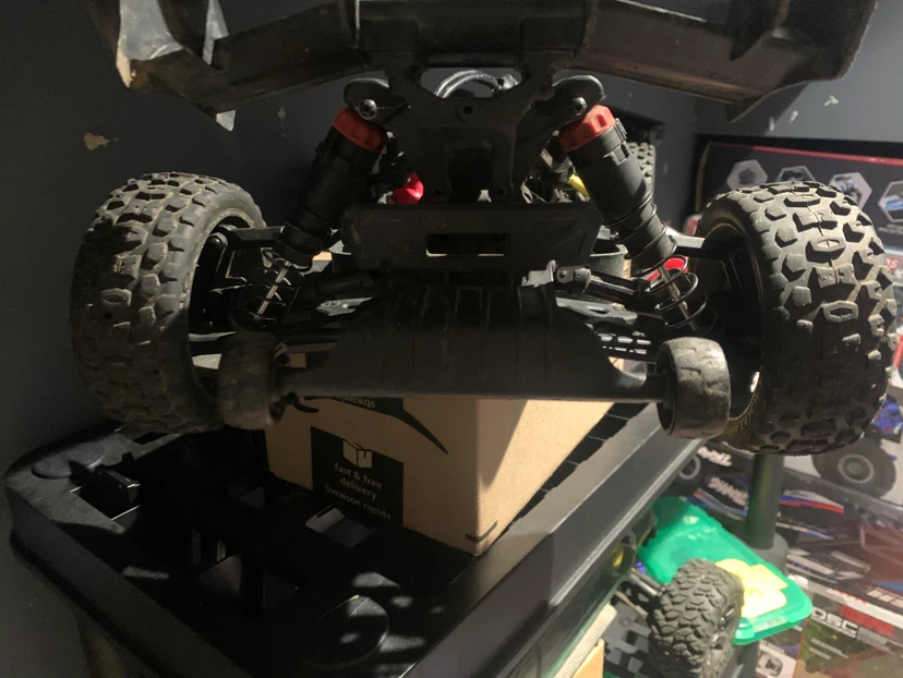 Arrma Typhon 3S BLX RC Buggy - photo 4