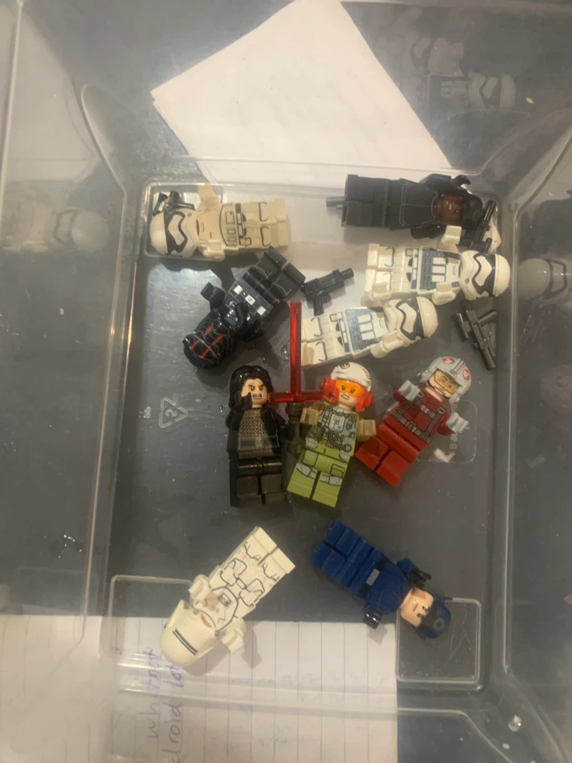 Bunch of lego figures star wars