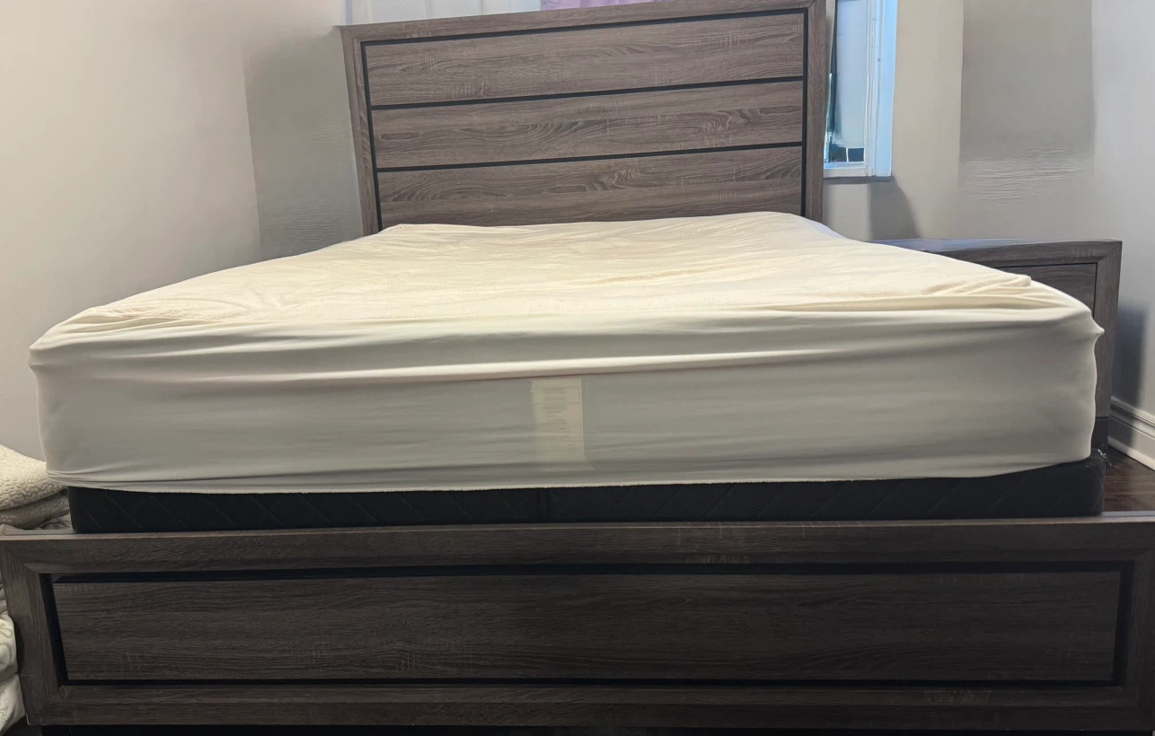 Bedroom Furniture Set