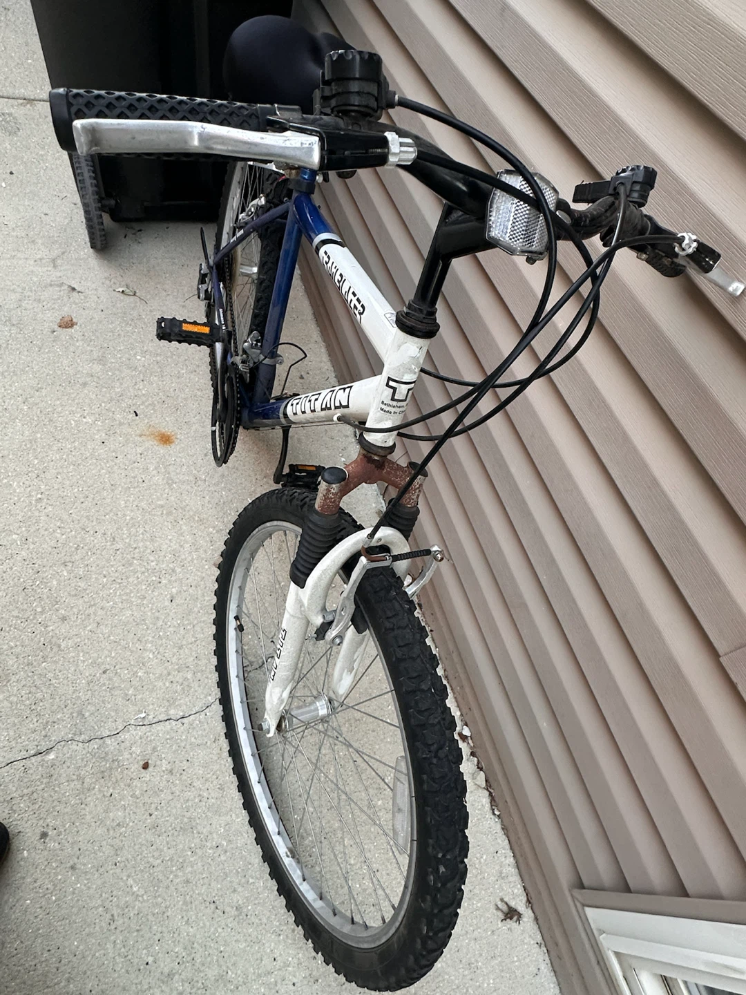 Titan Trailblazer Mountain Bike - photo 3